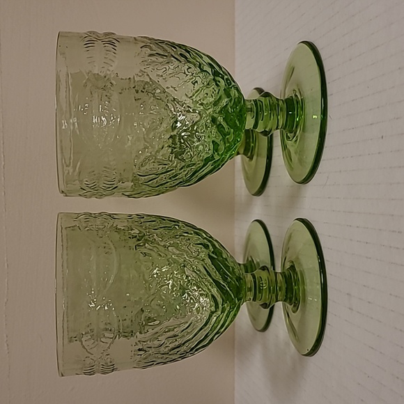 Set of 4 Vintage Green Glasses - Picture 1 of 15